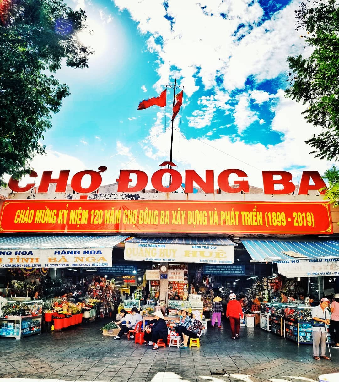 Dong Ba Market