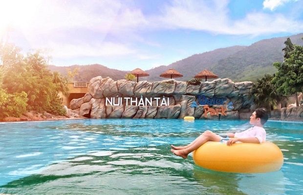 Núi Thần Tài - dãy núi hệt như một công viên nước