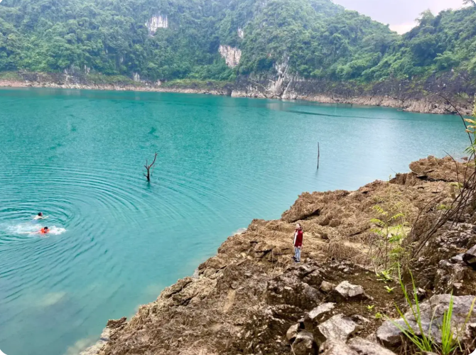 Hồ Hoa Tiên