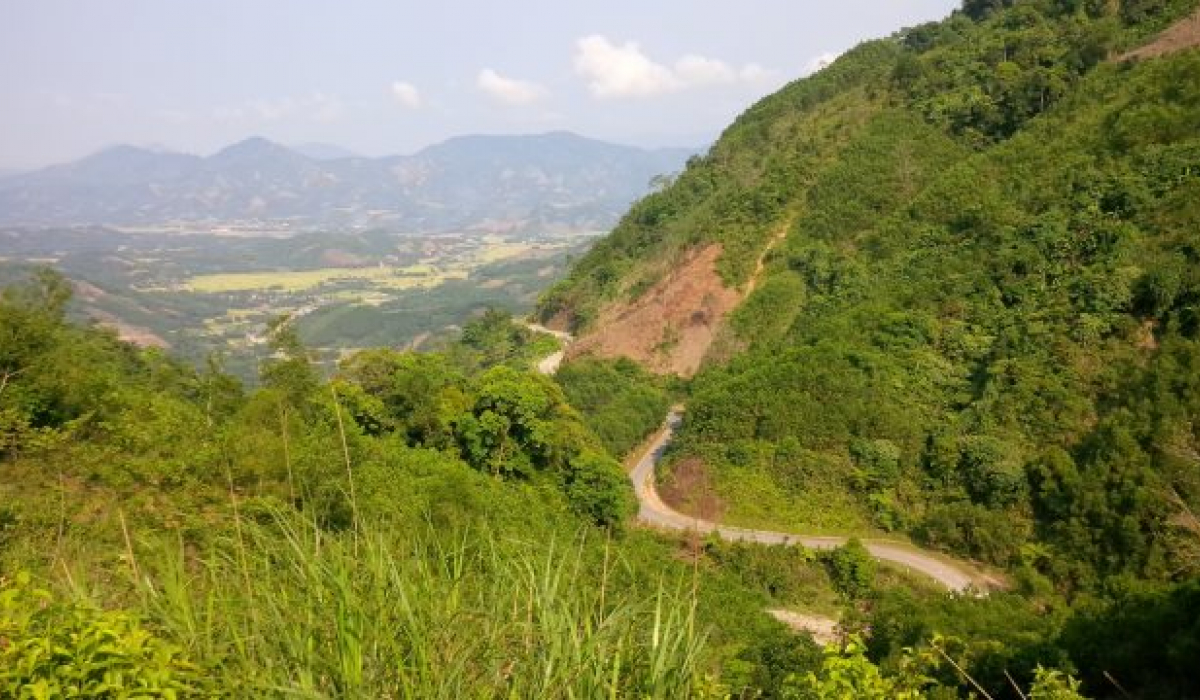 朗蒙山口因其蜿蜒曲折的地形也被称为警察山口。