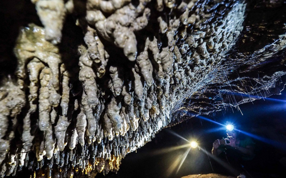 Tham Pha Cave