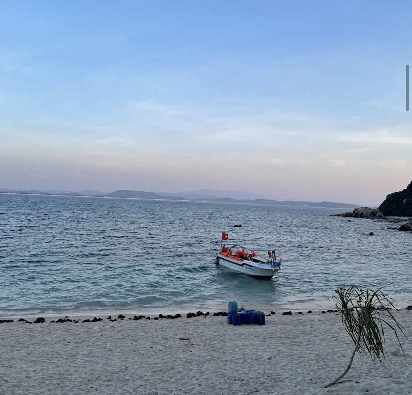 Experience camping and outdoor activities at Cù Lao Mái Nhà - Robinson Island in Phú Yên.