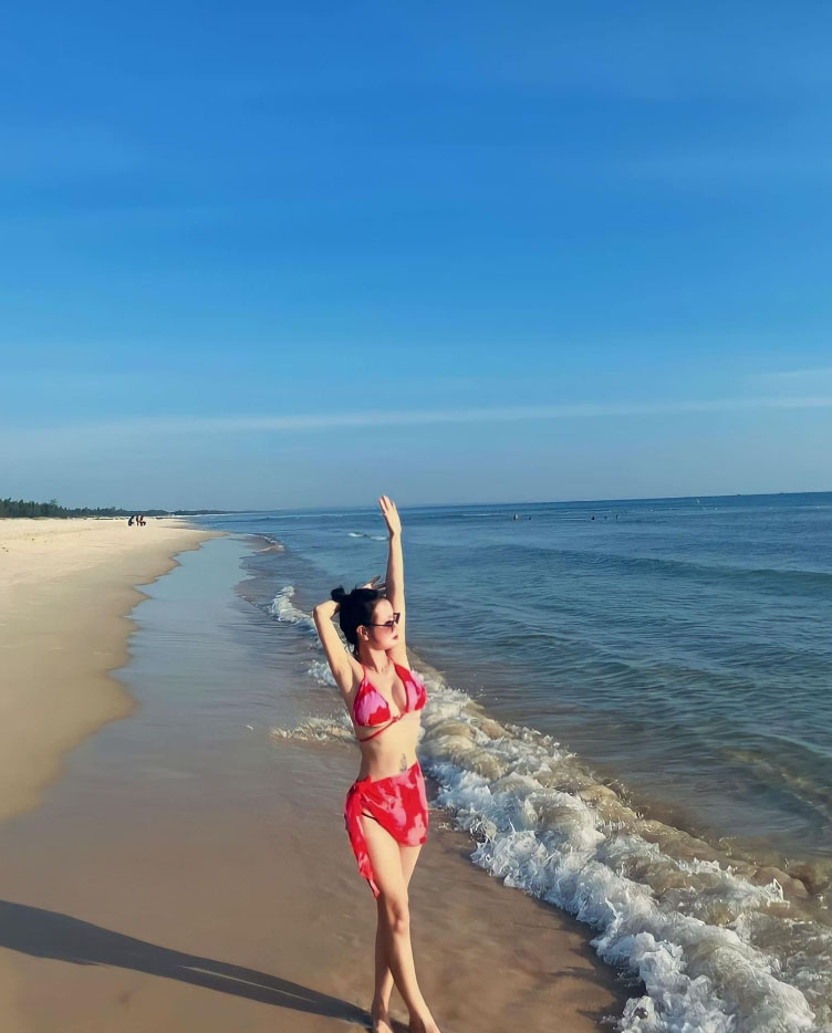 Cua Viet Beach is a top destination in Quang Tri, attracting many "travel enthusiasts" to explore the special features that nature bestows on this place.