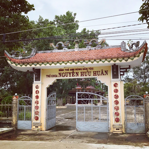 Thu Khoa Huan 的坟墓和寺庙