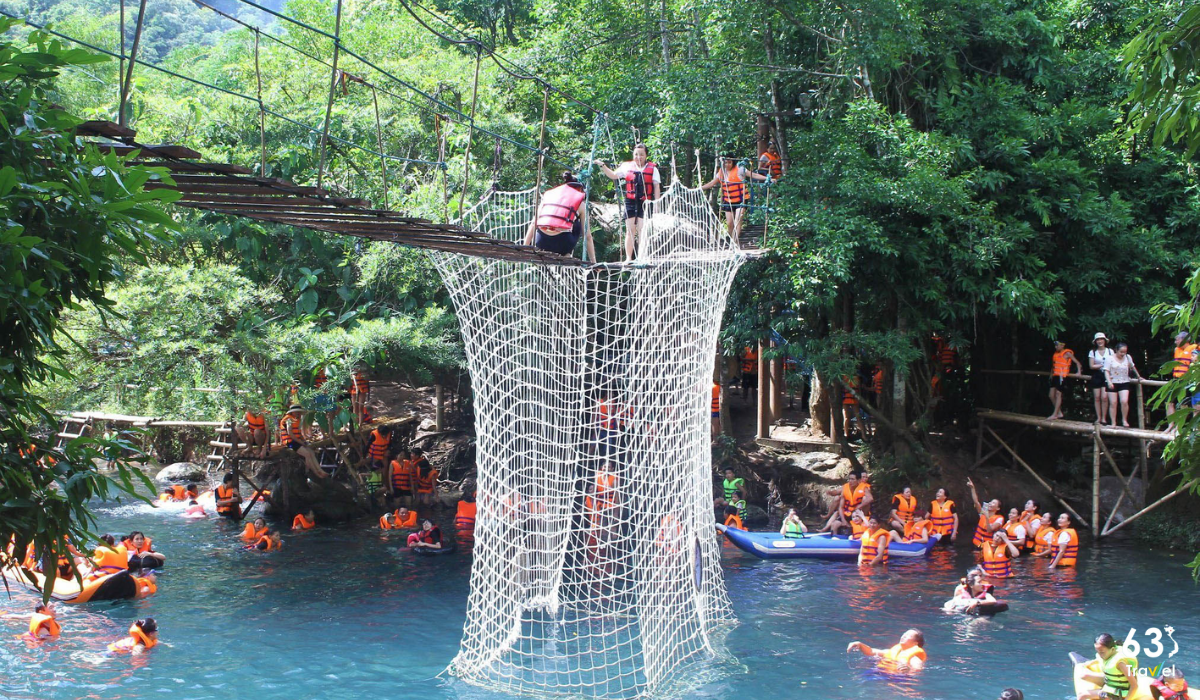 Teambuilding khu du lịch Suối Nước Moọc Quảng Bình