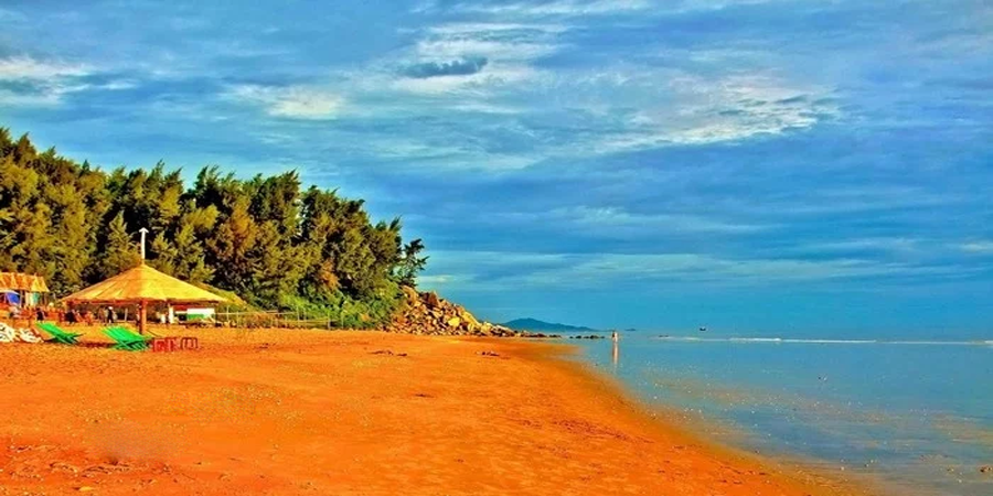 Travel to explore Thien Cam beach