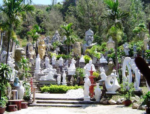 Non Nuoc stone carving village