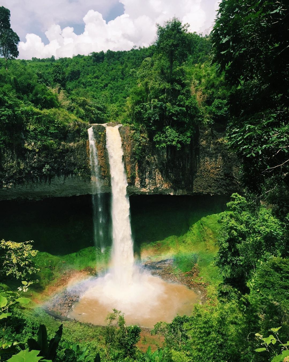 Admire the beauty of Dak G'lun . waterfall