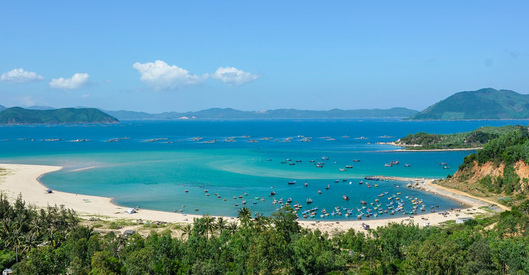 Xuan Dai Bay is one of the most beautiful bays in Phu Yen