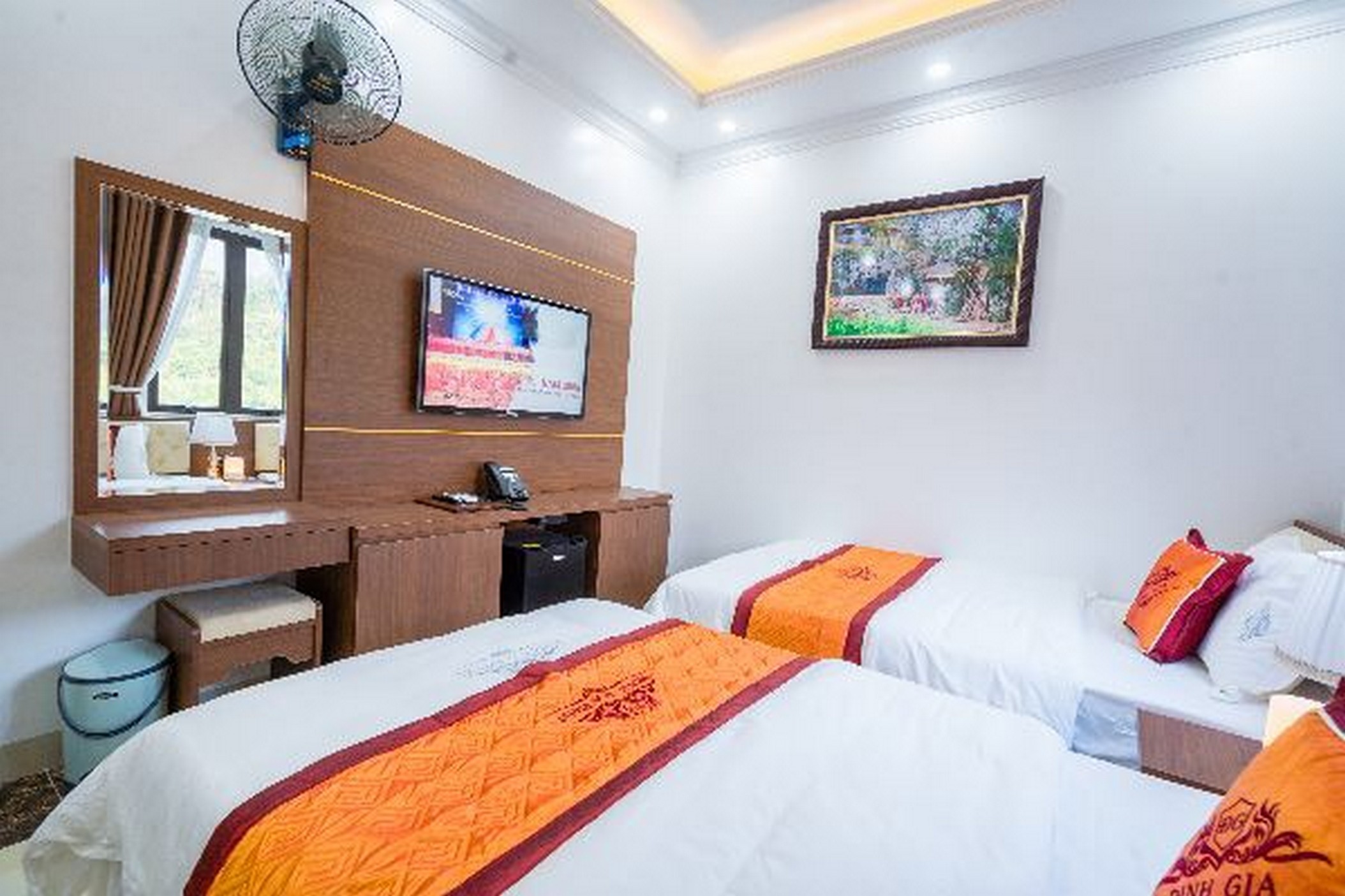 Deluxe room with 2 single beds