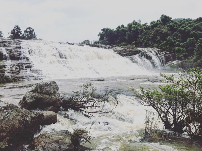 Xao Va Waterfall - the beauty that fascinates visitors