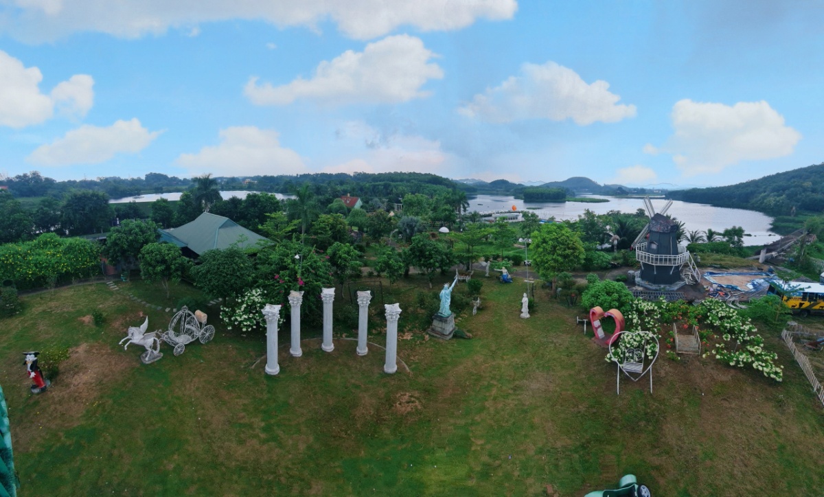 生态旅游区-金定湖全景。