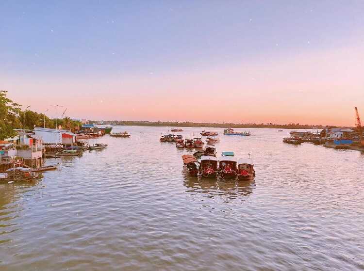 Cai Be floating market