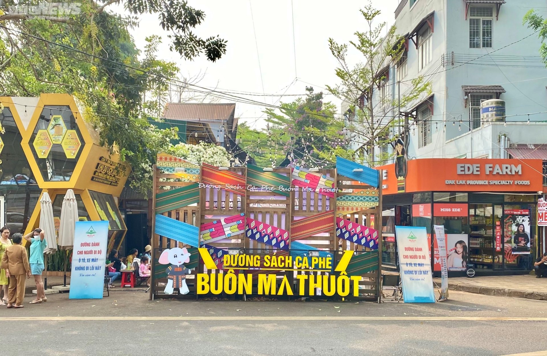 Buon Me Thuot Coffee Book Street