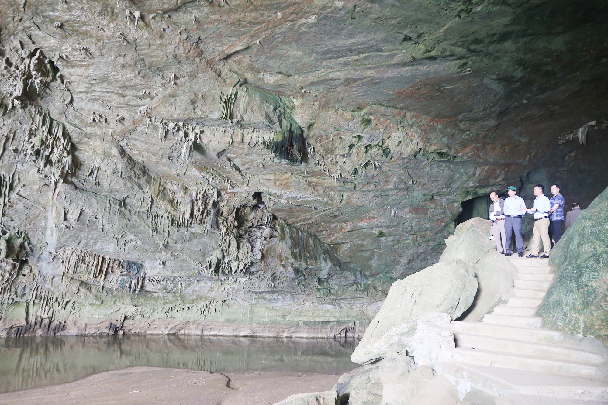 Puong Cave