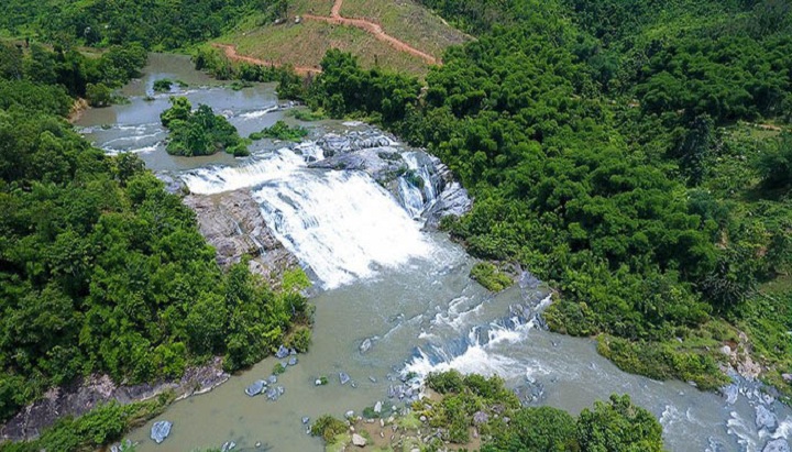 Panorama of Xao Va waterfall