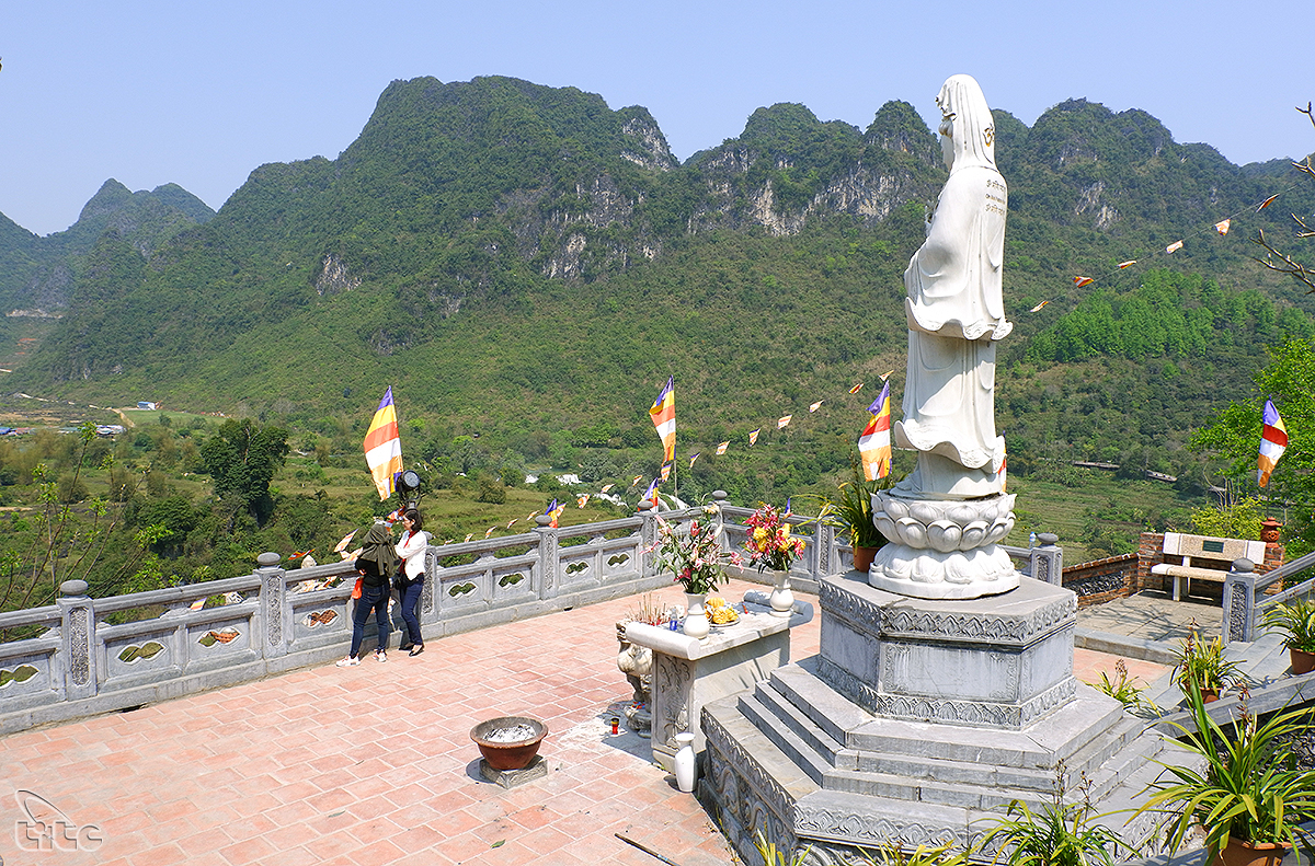 Phat Tich Truc Lam Ban Gioc Pagoda