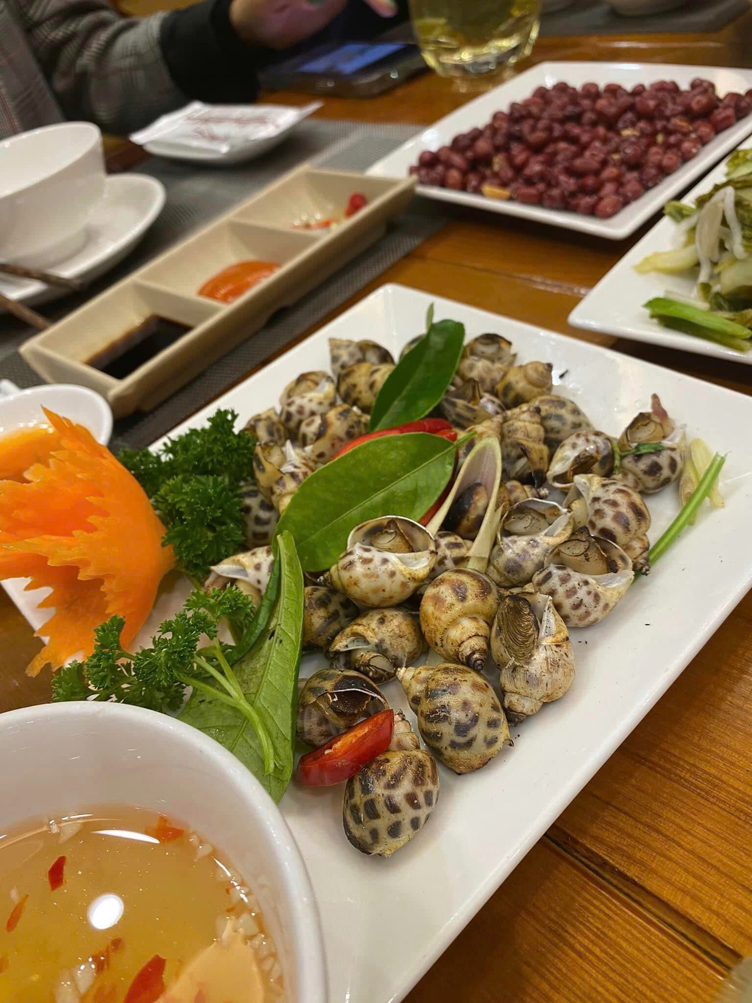 Snails (steamed, grilled, stir-fried with coconut, stir-fried with tamarind)