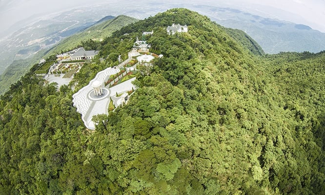 岘港巴拿山法国村美居酒店