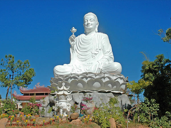 Shakyamuni Buddha Monument