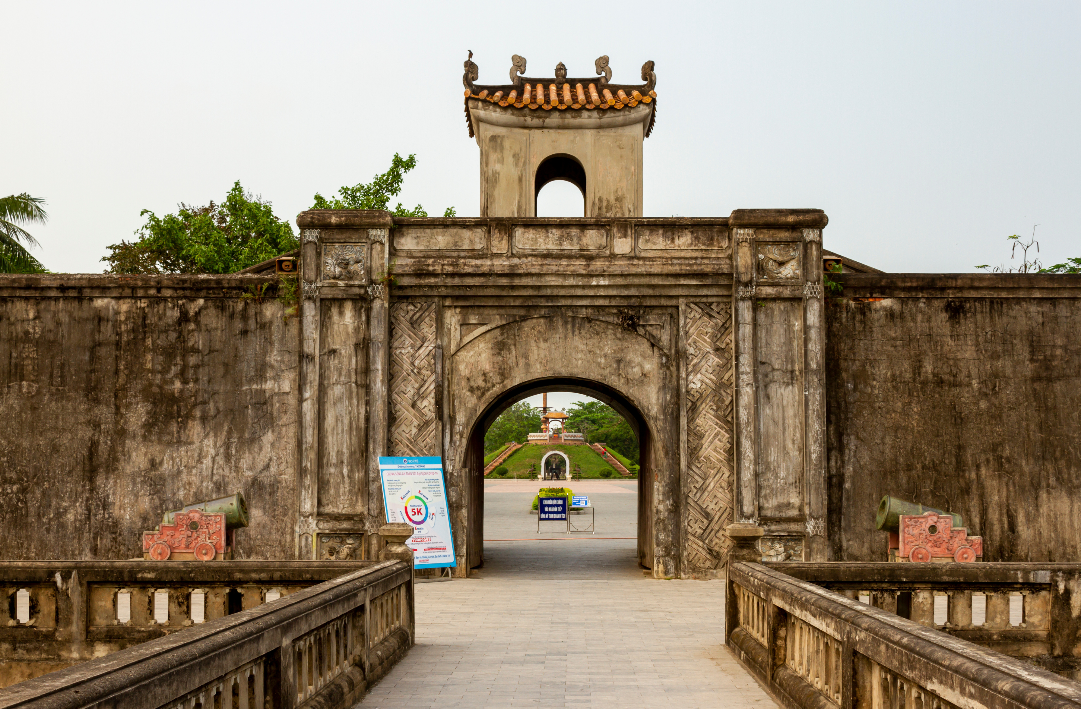 Explore the mysterious beauty of Phong Nha Cave