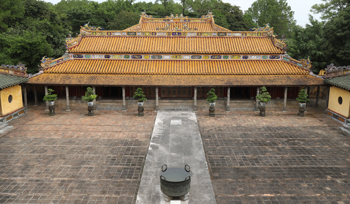 Dong Khanh Tomb (Tu Lang)