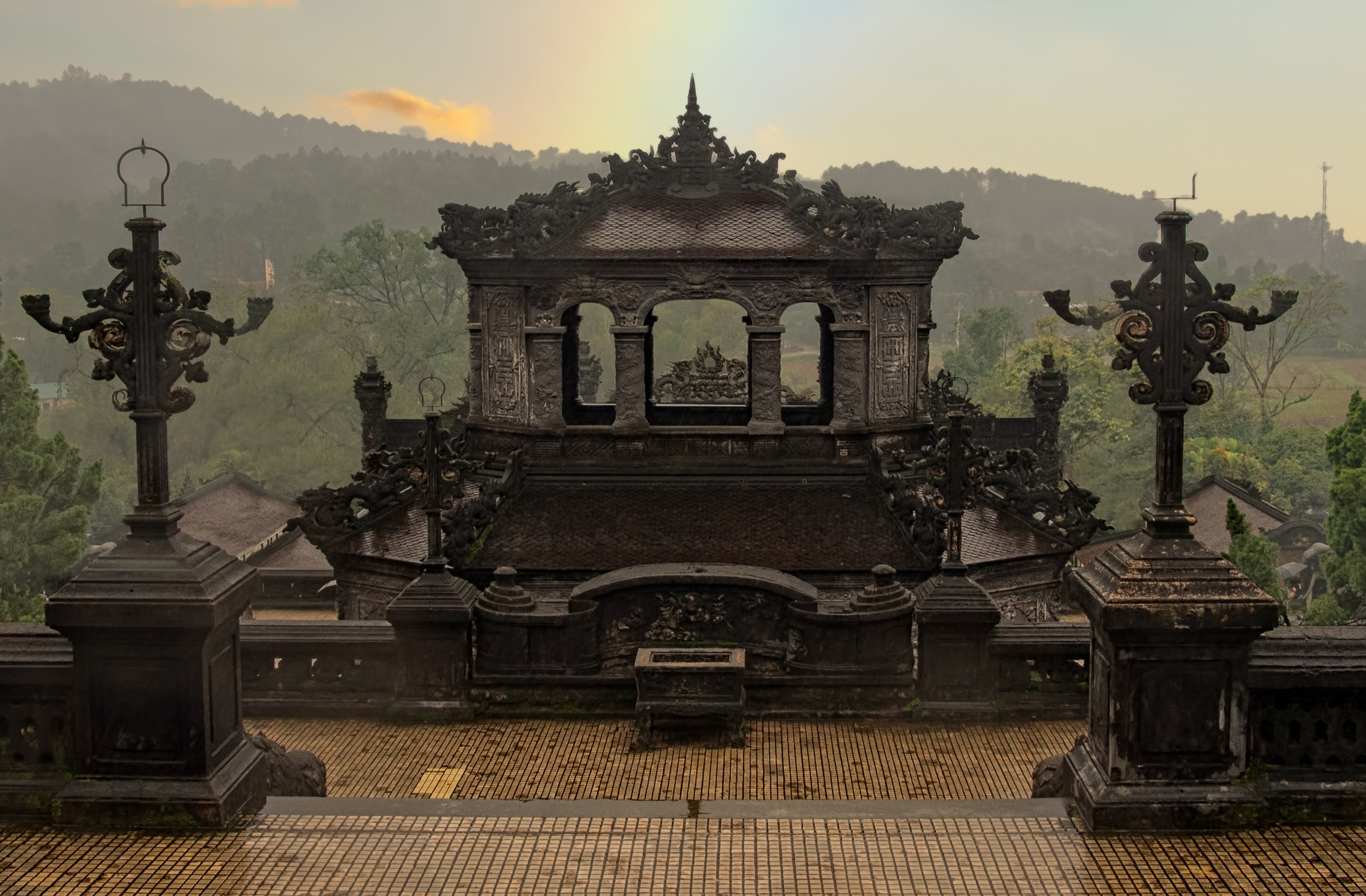 EXPLORE HUE ONE DAY - A TIMELESS JOURNEY