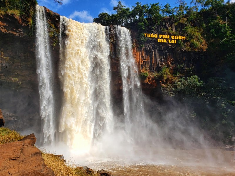 Phu Cuong Waterfall