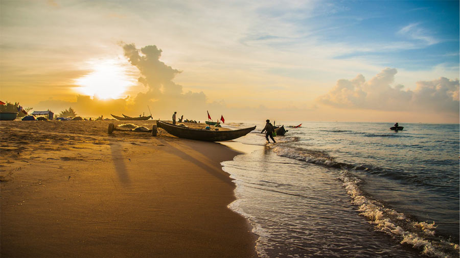 The image of Hai Tien beach The charm of the peaceful sea