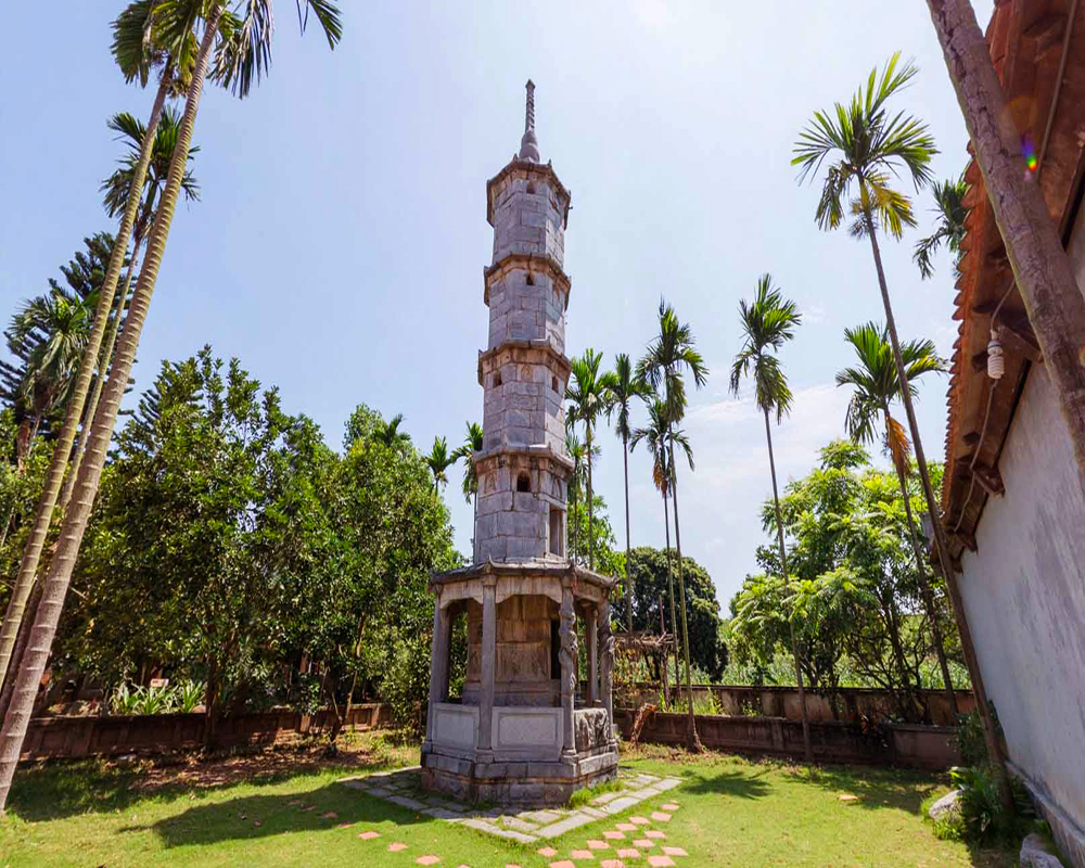 But Thap Pagoda - an ancient temple in Bac Ninh