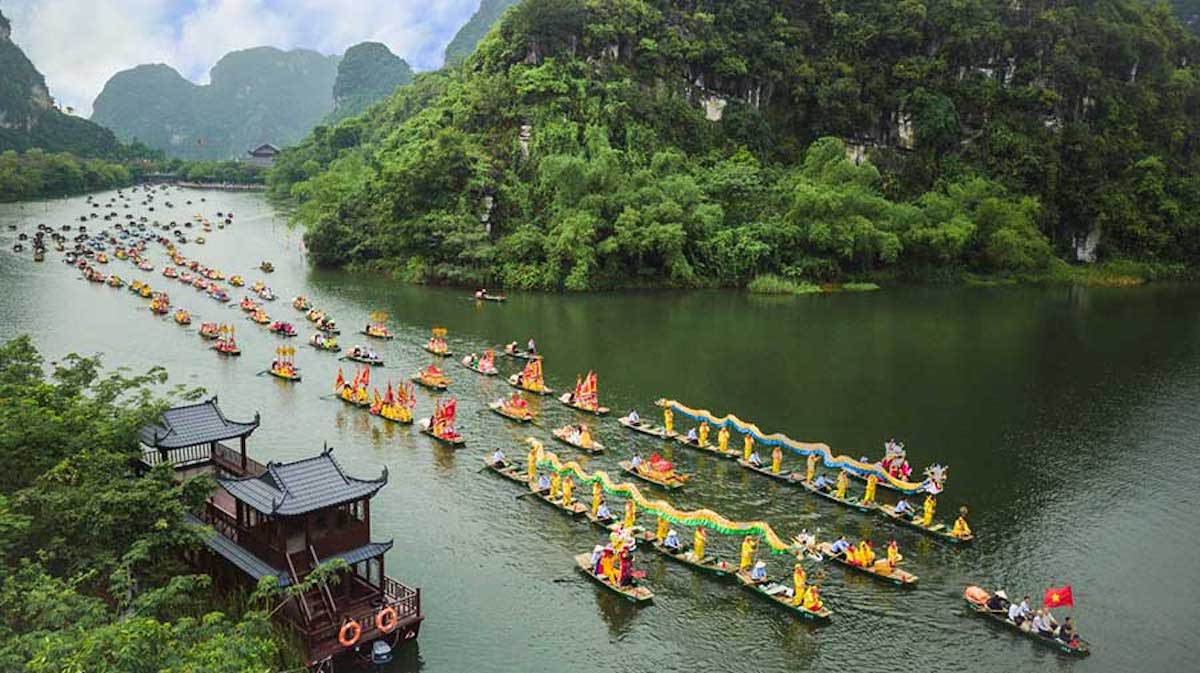 Lễ hội Tràng An: Nơi tôn vinh di sản văn hóa và thiên nhiên hùng vĩ