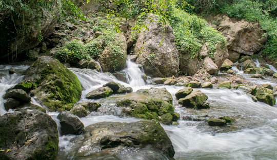 The wild beauty of Dang Mo waterfall.