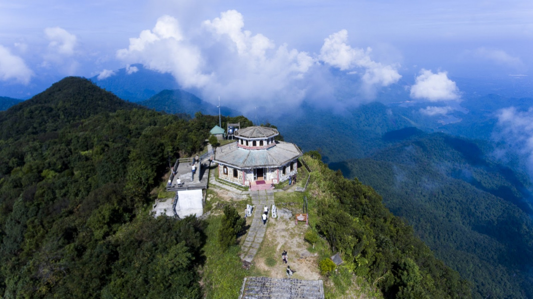 Bach Ma Mountain - An overhead view