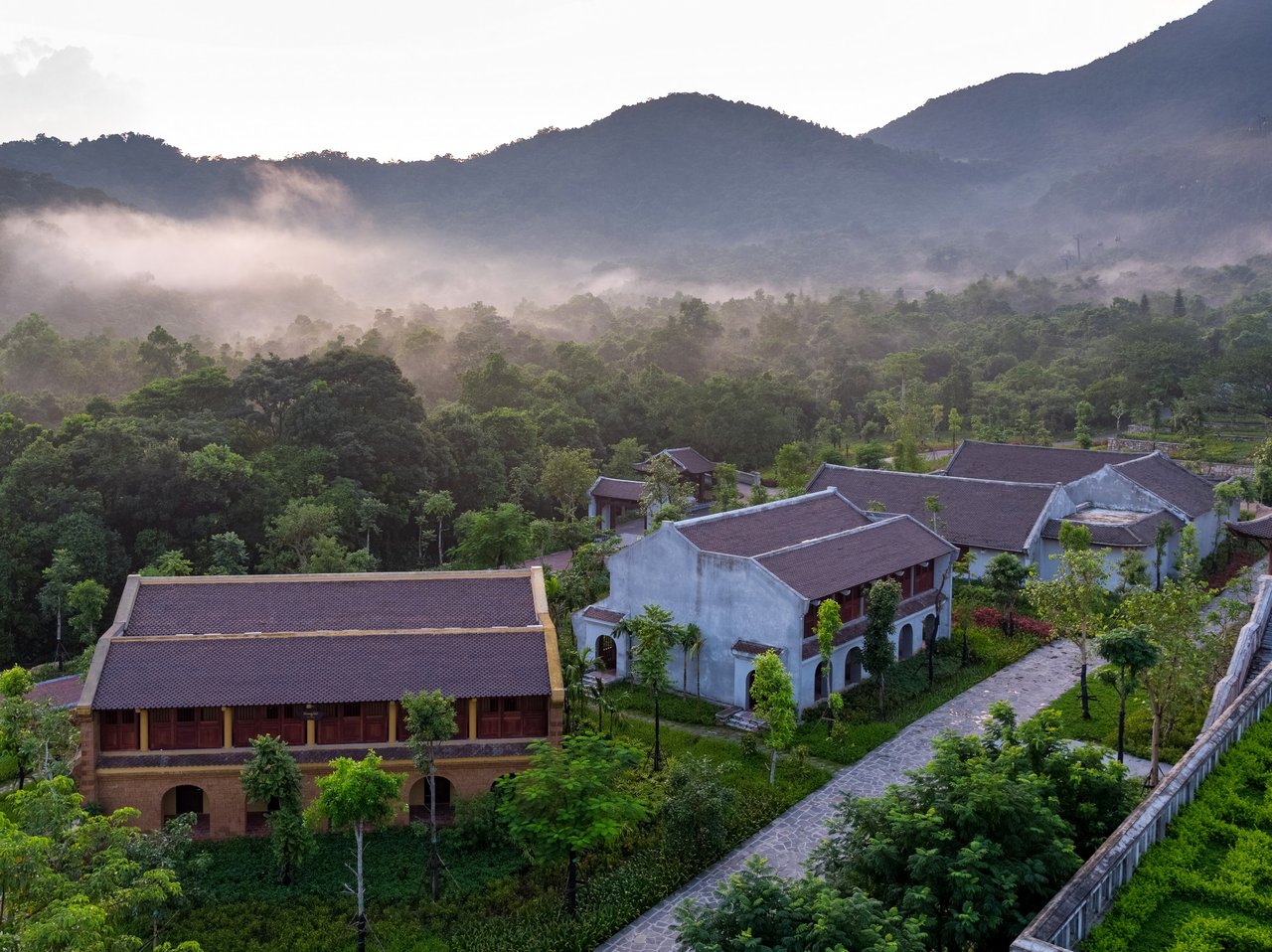 Yen Tu Nuong Village（属于传统 Yen Tu 建筑群 - 美憬阁）