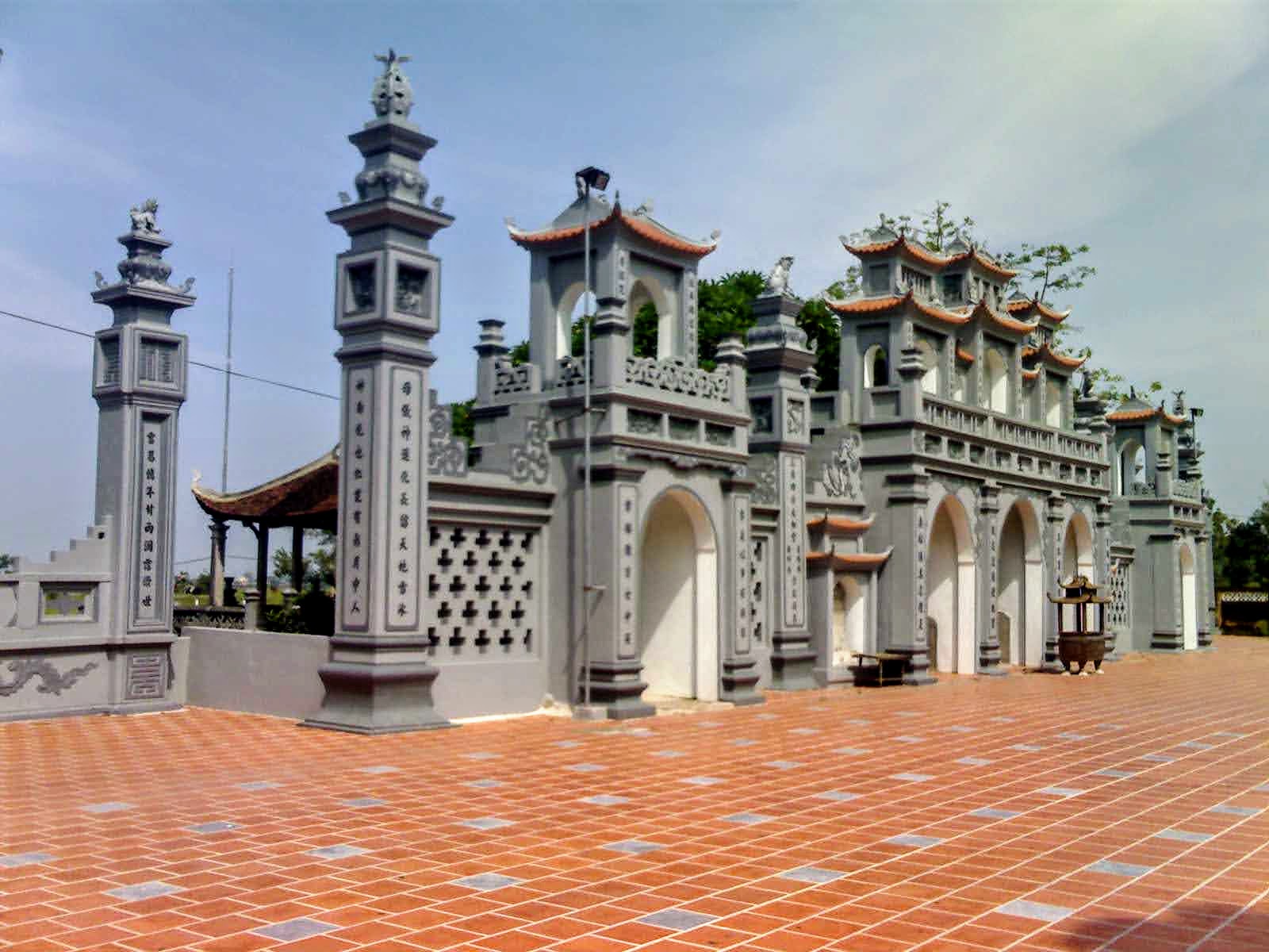 Temple of the Great Saint (Vinh Lai Temple)