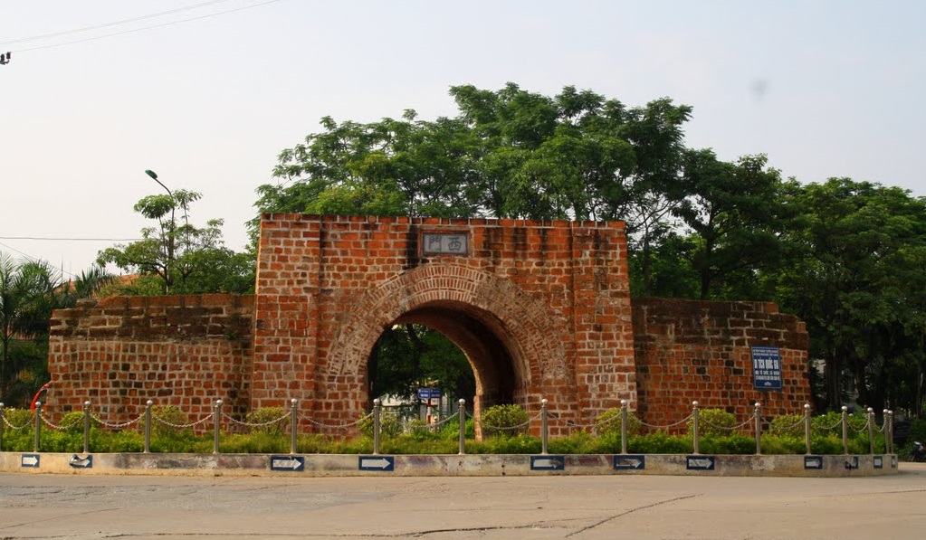 Mac Dynasty Citadel Relics (Tuyen Quang Citadel)