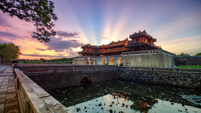   EXPLORE HUE ONE DAY - A TIMELESS JOURNEY