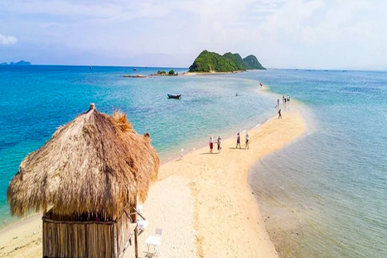 The longest walking path on Diep Son island in Vietnam