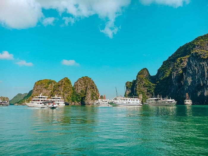 Cruise on Ha Long Bay