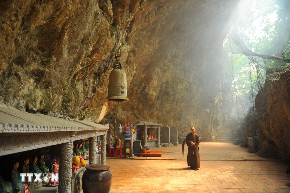 Động Thiên Tôn – Hành trình khám phá vẻ đẹp vượt thời gian