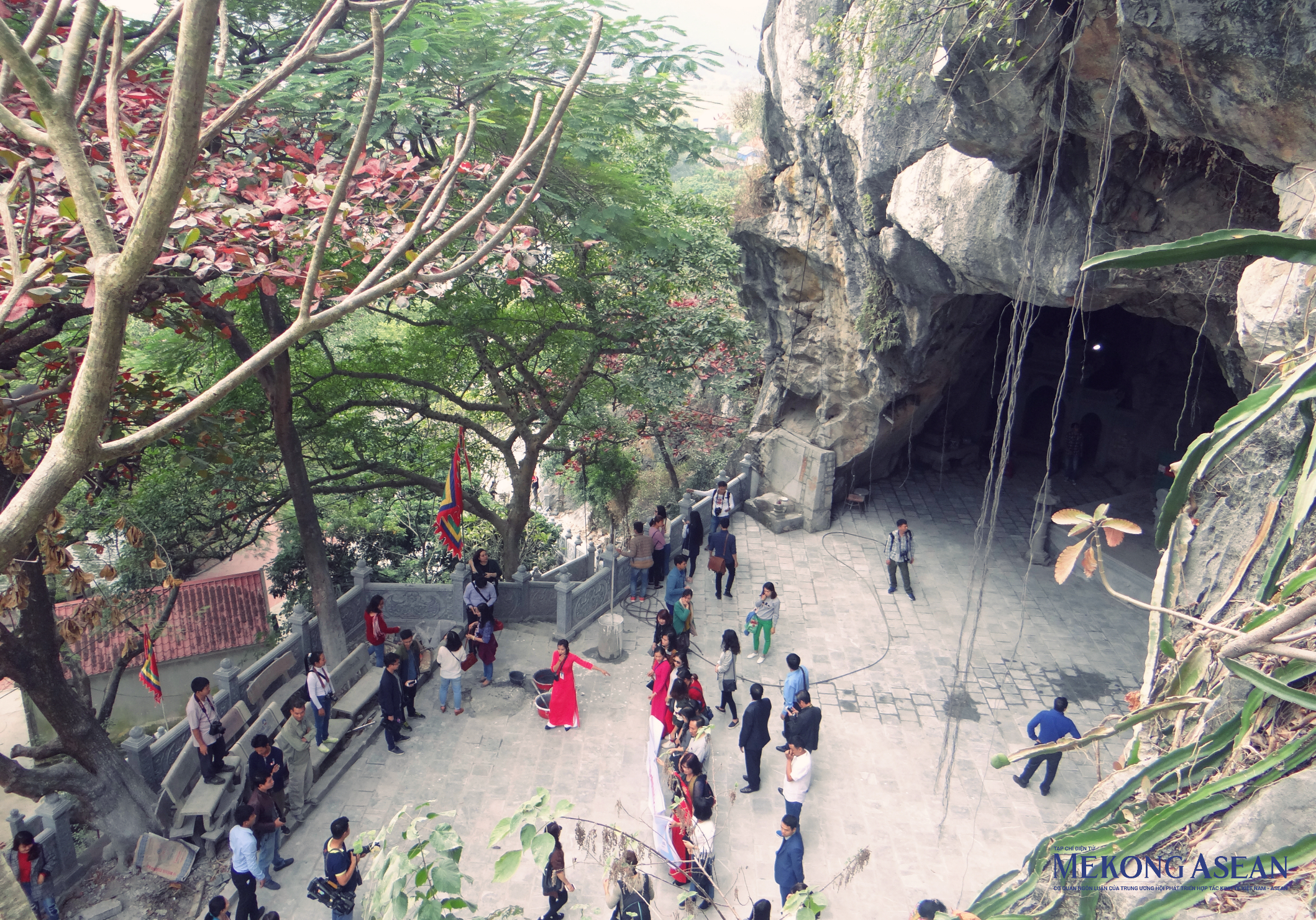 宝塔 – Kinh Chu Cave