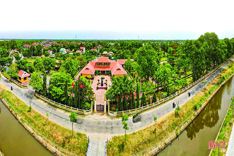 Monument to the great poet Nguyen Du - Aerial view