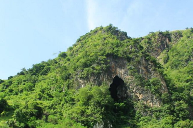 Tham Pua Cave