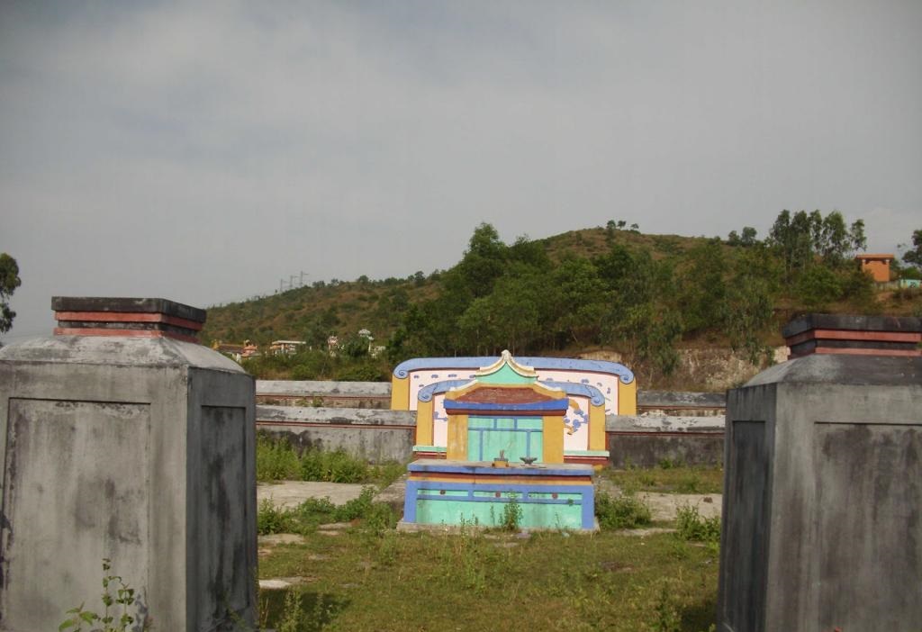 Mausoleum of Doan Quy Phi (Vinh Dien Mausoleum)