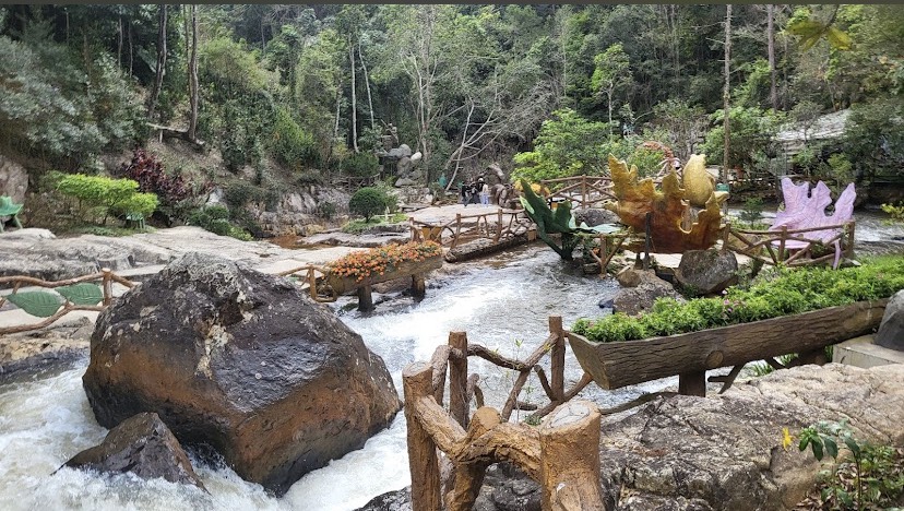 Experience the most beautiful waterfall in Dalat - Datala Waterfall.