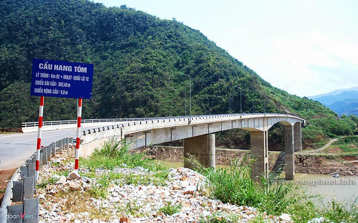 Cầu Hang Tôm