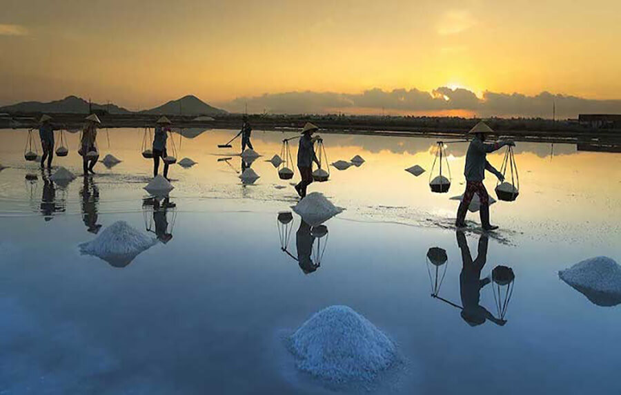 The beauty of Sa Huynh salt fields