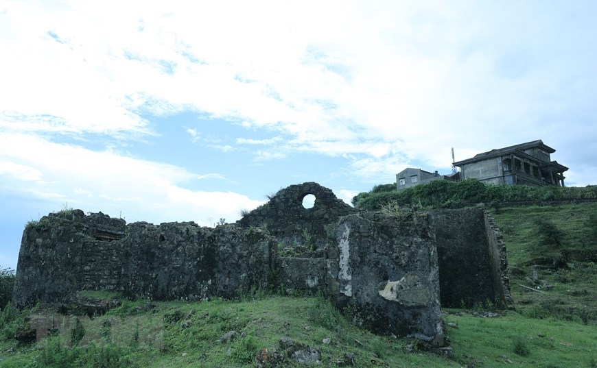 Old ruins on the top of Mau Son