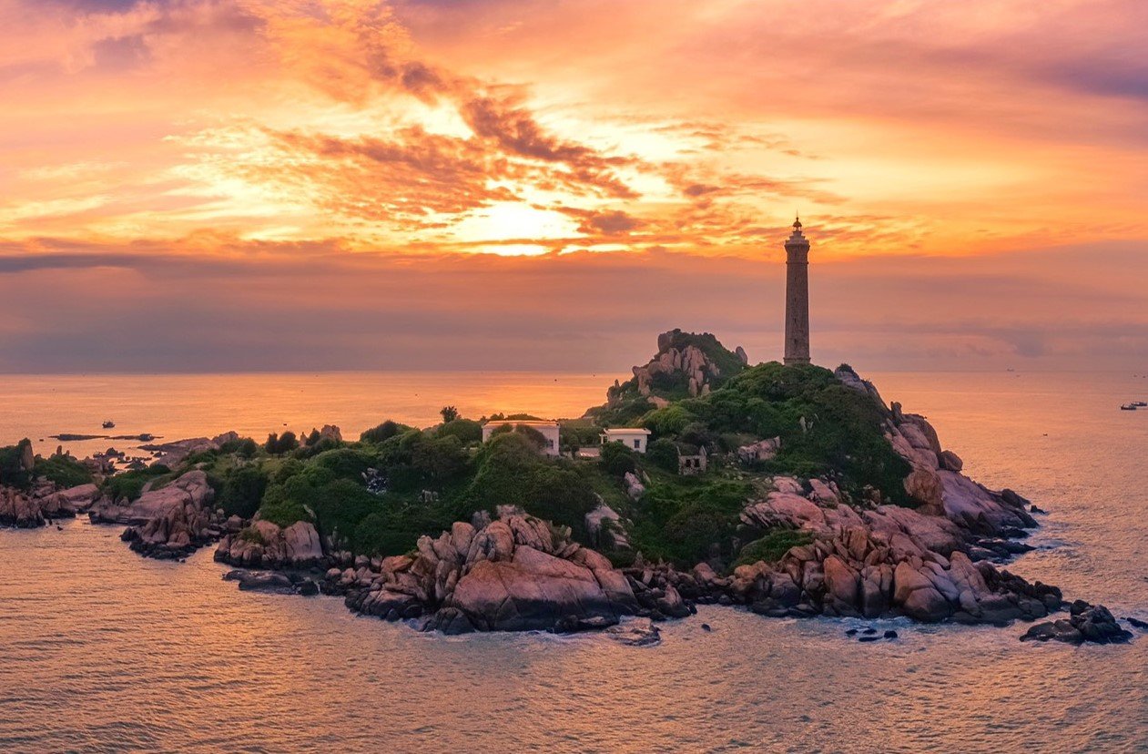 The Pristine Beauty of Ke Ga Lighthouse After 125 Years