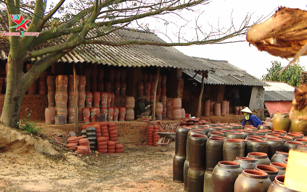 Phu Lang Pottery Village